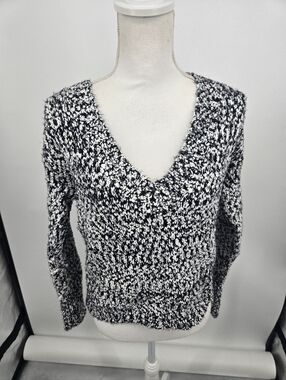 Yes Lola! Black and White Marled Knit Cropped Sweater Small (7065)